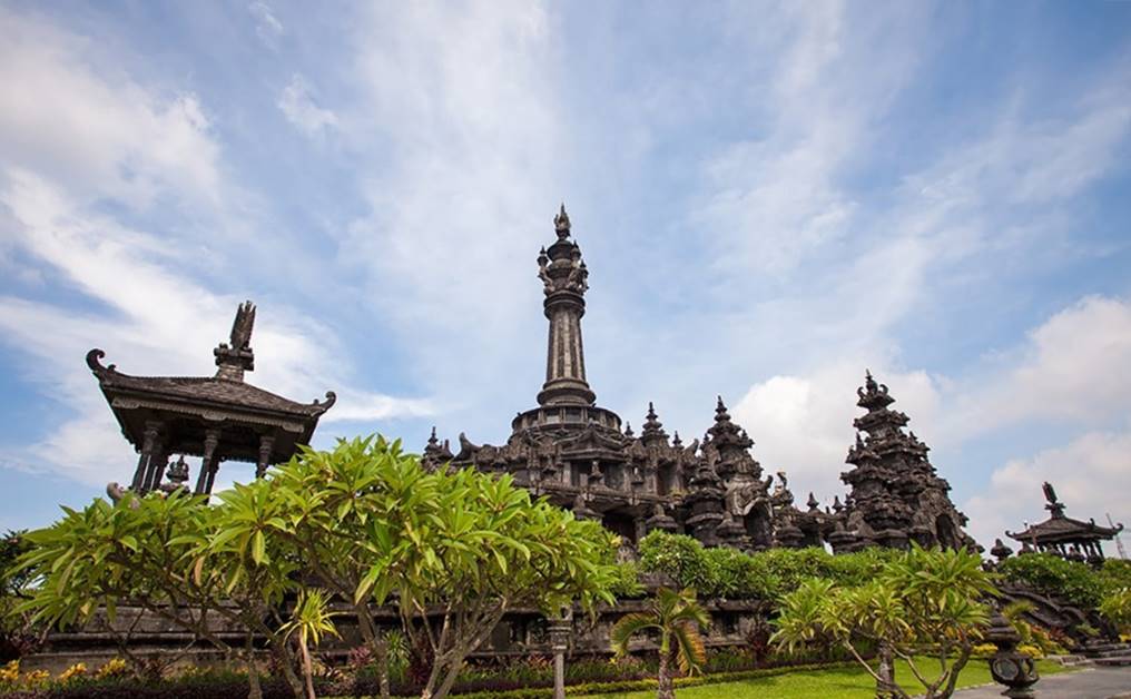 Indahnya Arsitektur Monumen Bajra Sandhi.jpg