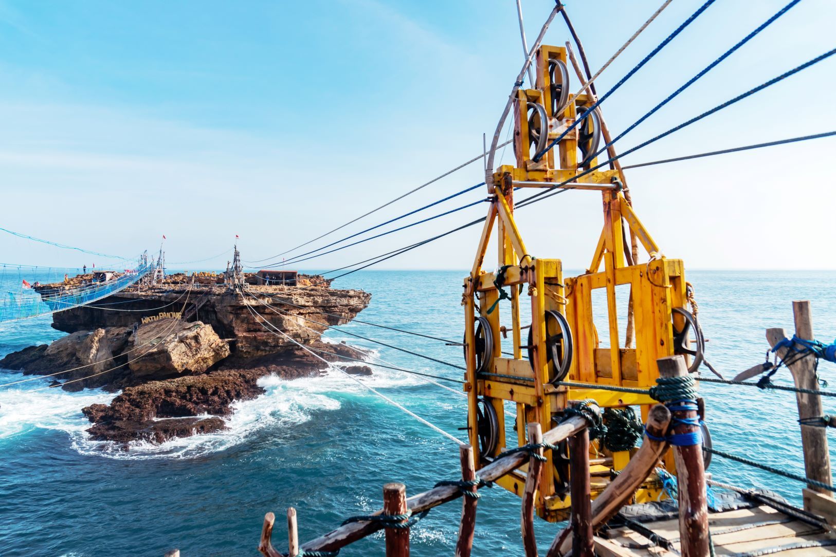 Pantai Timang Yogyakarta, Keunggulan dan Harga Tiket Masuknya