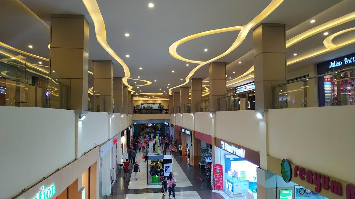 Roxy Square Jember, Tujuan Belanja & Tempat Hiburan Favorit