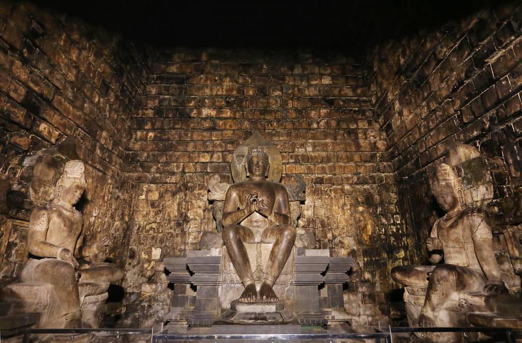 Sejarah Candi Mendut Magelang.jpg