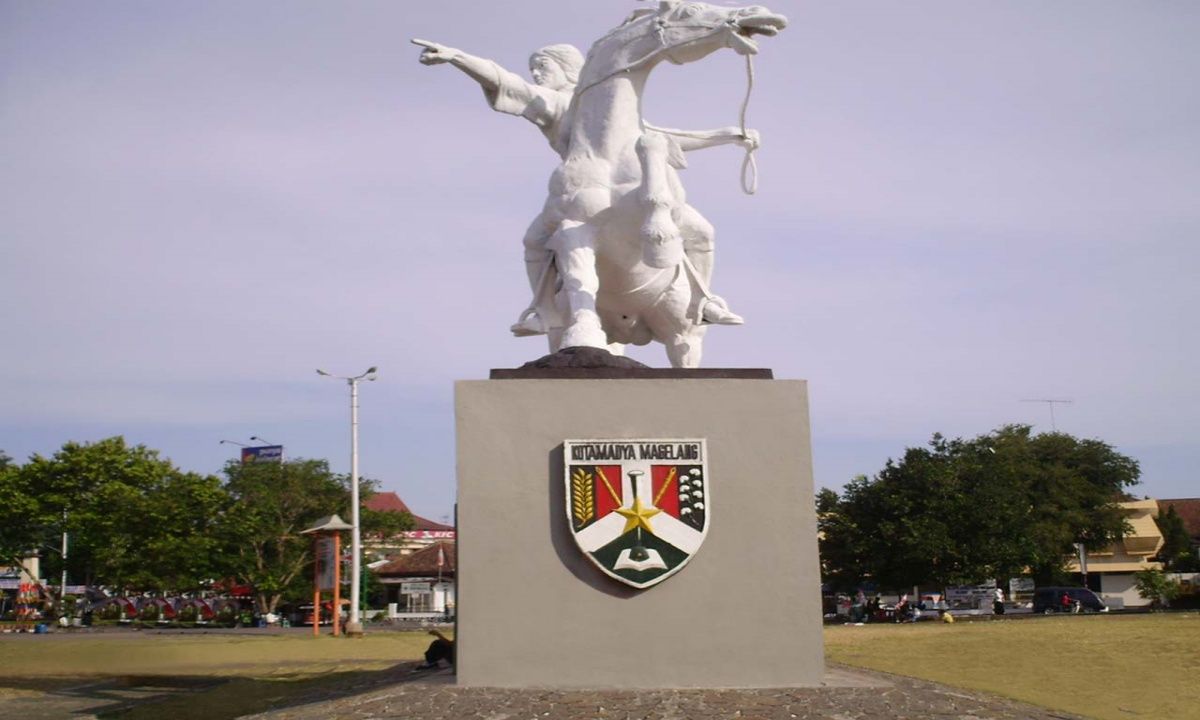 Taman Kota Alun-Alun Magelang.jpeg