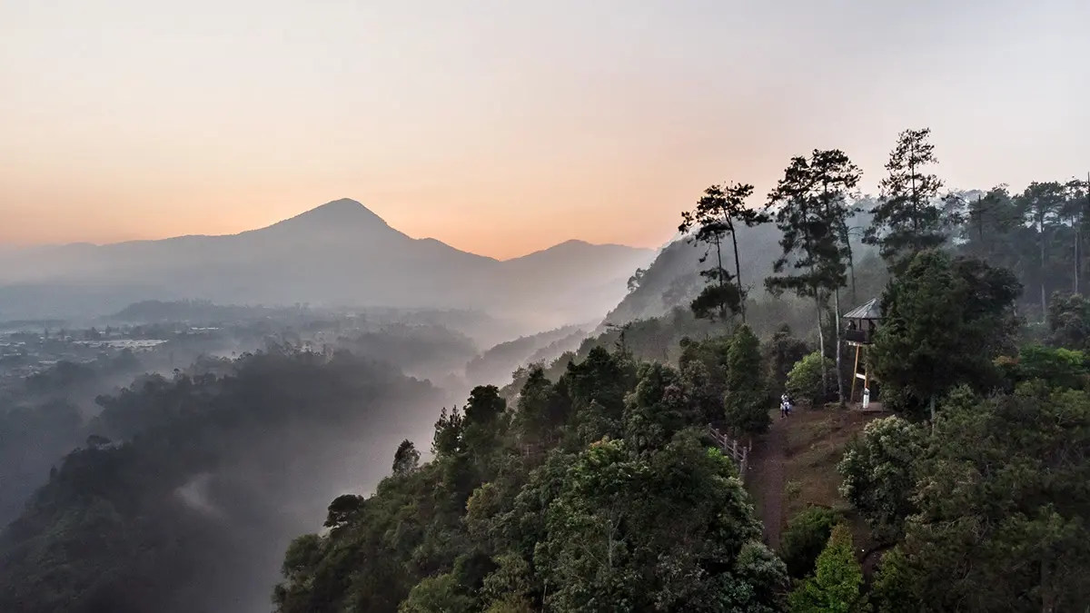 Tebing Keraton, Tawarkan Keindahan Kota Kembang dari Ketinggian