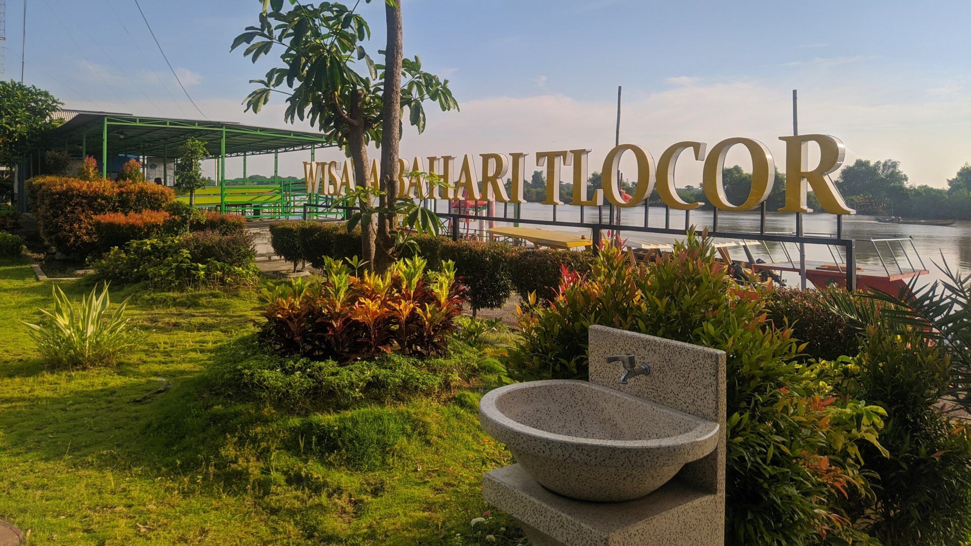 Wisata Bahari Tlocor Rekreasi Murah Meriah Di Sidoarjo