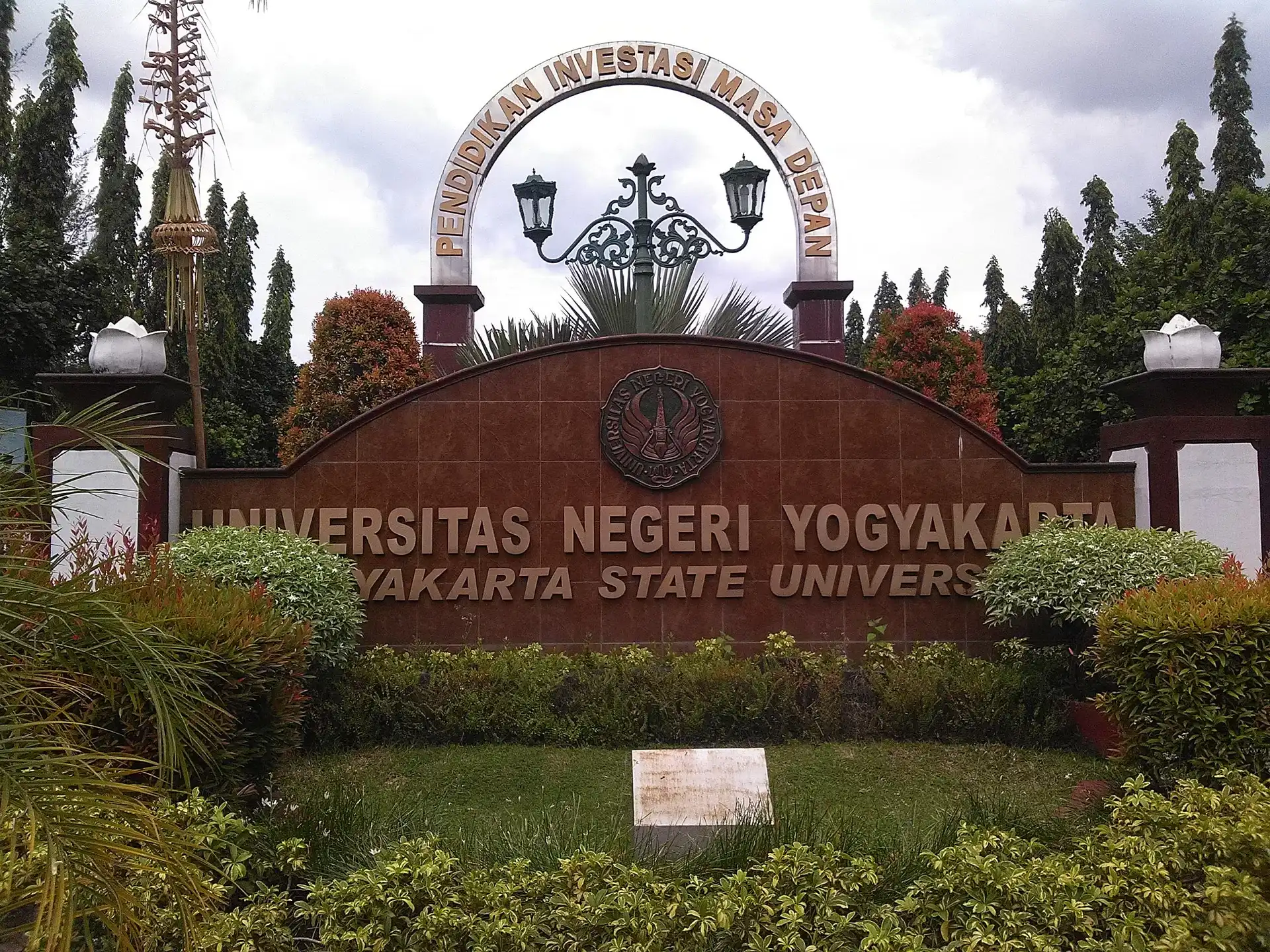 UNY