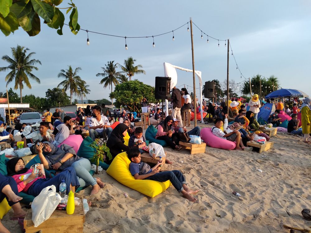 daya tarik pantai sebalang.jpg