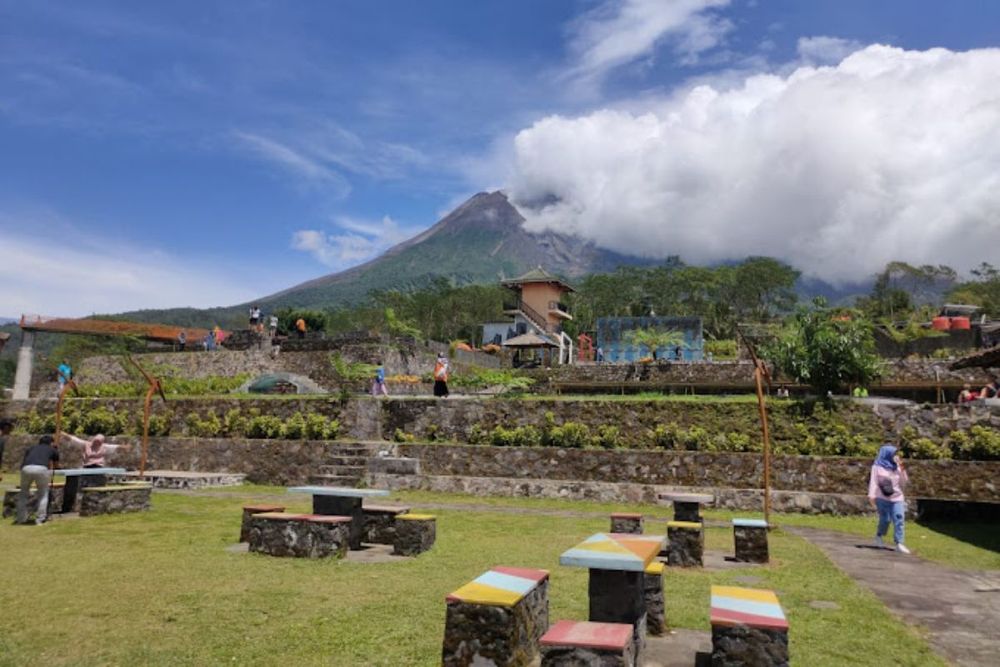 Teras Merapi Wisata Alam Di Kaki Gunung 4097