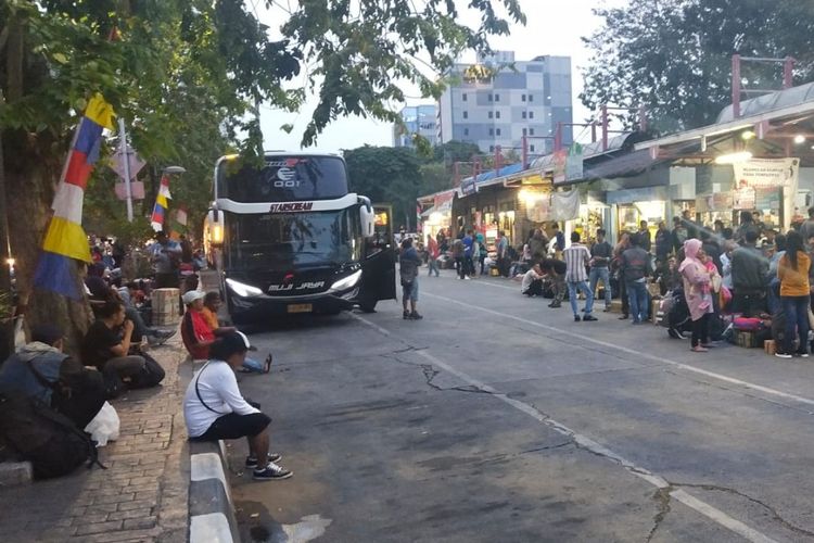 Panduan Lengkap Terminal Bus Terdekat di Tangerang Selatan: Pilihan, Aksesibilitas, dan Fasilitas