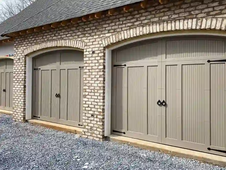 Overlay Carriage House