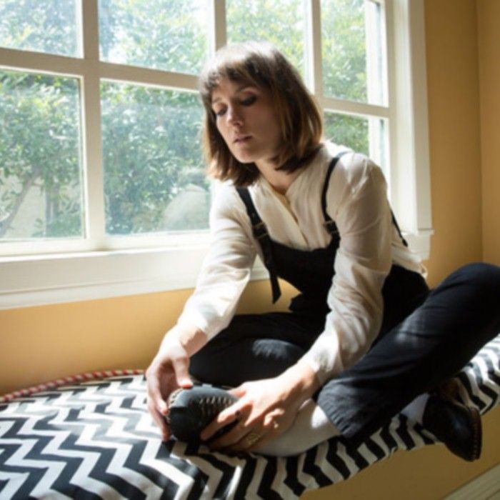 Cate Le Bon - art pop artist