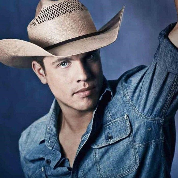 Dustin Lynch