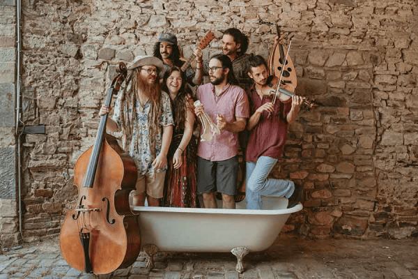 El Balcón - World Music artist
