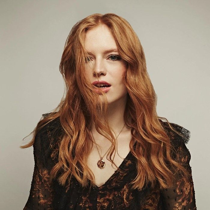 Freya Ridings - Folk Pop artist