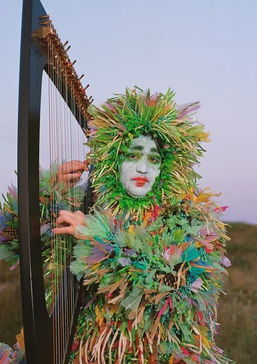 Hermitess - Folk artist