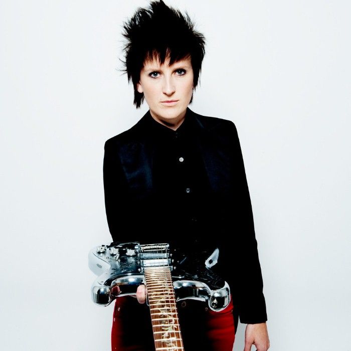 Mia Dyson - blues rock artist