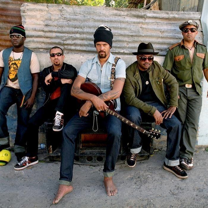 Michael Franti & Spearhead