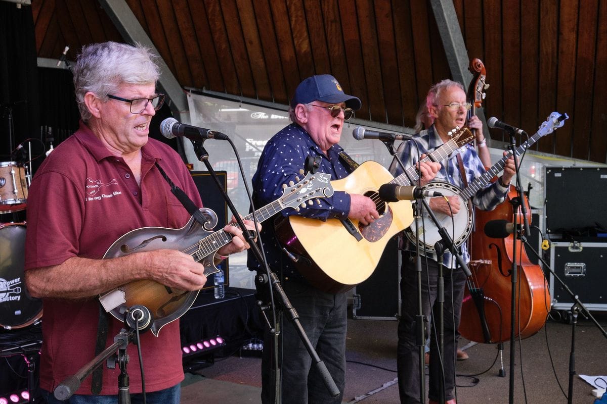 Dave Diprose & Hillbilly Radio