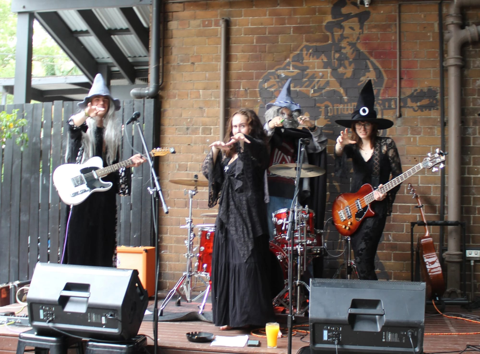 IZZY MAEVE & THE WIZARDS