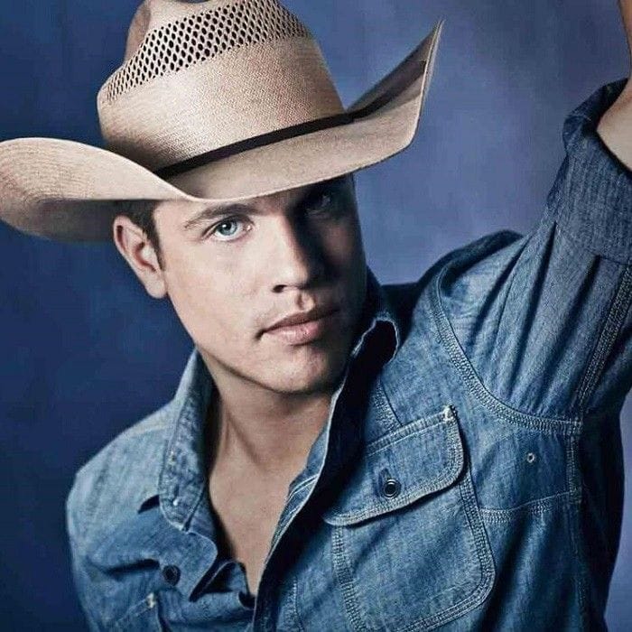 Dustin Lynch