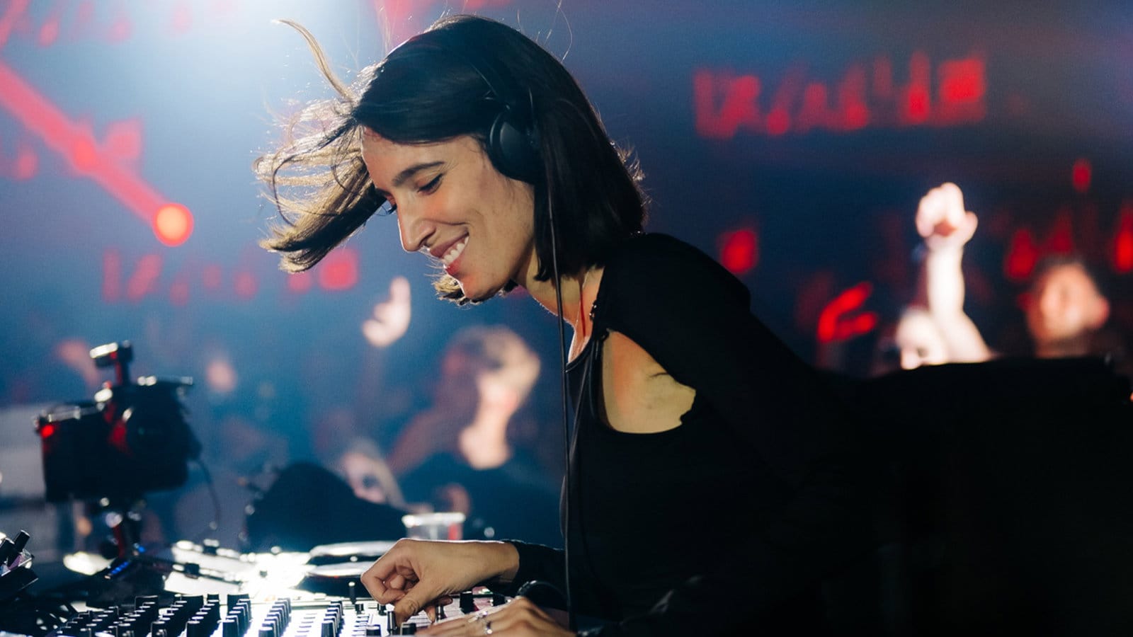 Amelie Lens presents Aura