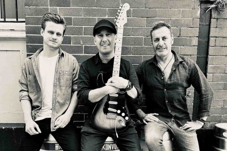 Greg Nunan ( Solo )