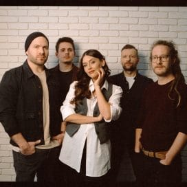KATEŘINA MARIE TICHÁ & BANDJEEZ