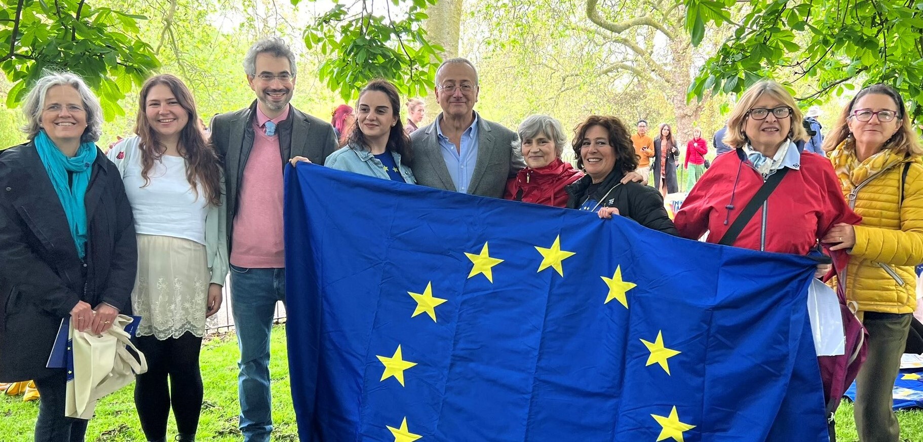 5 Veronica Toni and Sylvia with Pedro Serrano at a Europe Day picnic May 2023 cropped