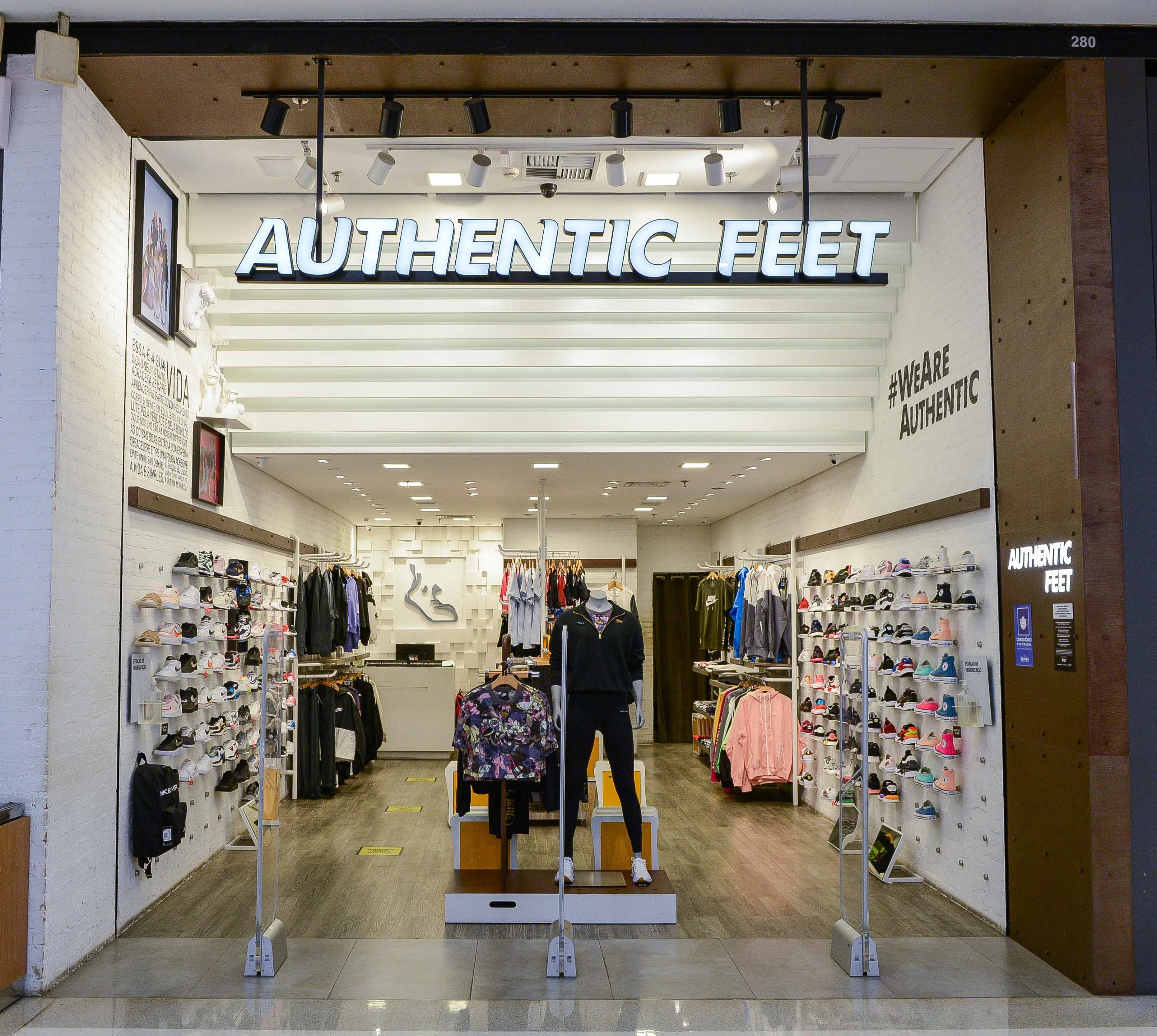 loja de tênis authentic feet