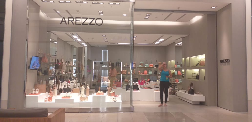 AREZZO Golden Square Shopping