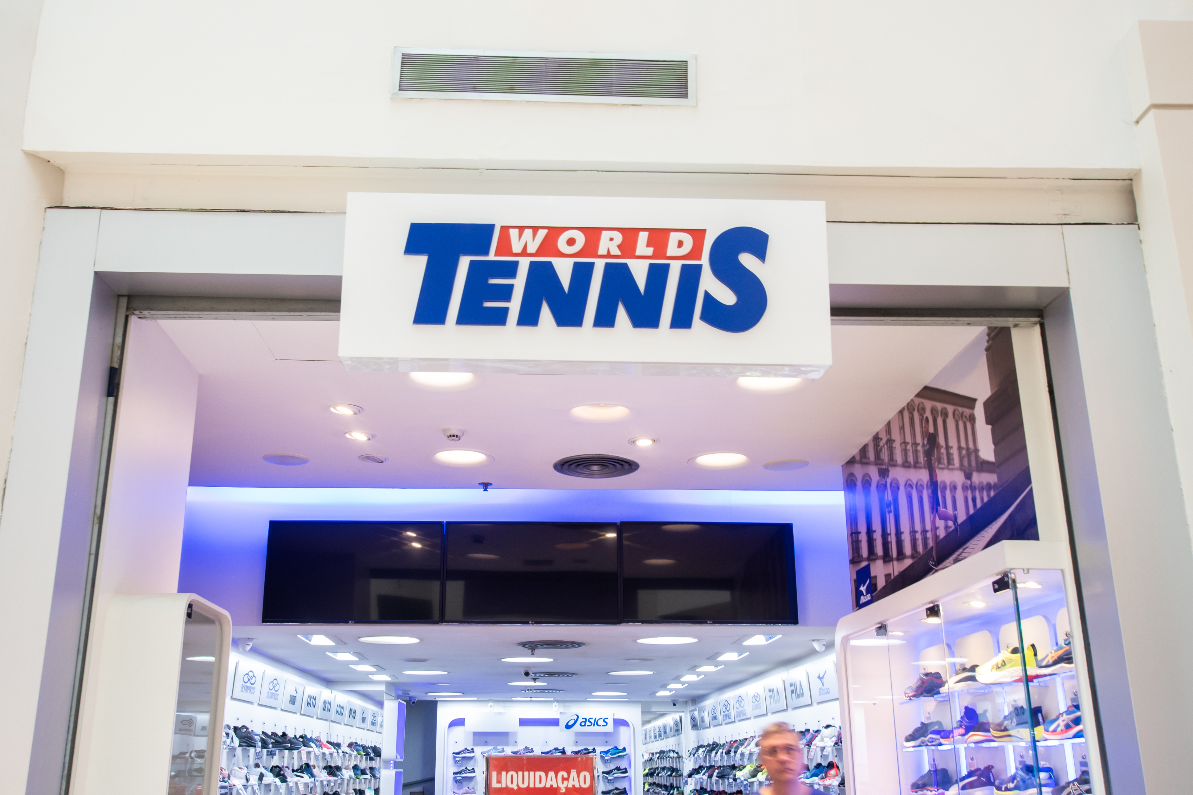 WORLD TENNIS Shopping Boulevard