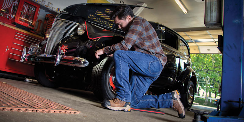Composite Toe vs. Steel Toe Work Boots: Which is Right for Your Industry?