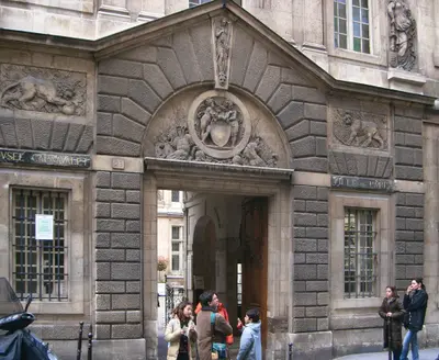 „Carnavalet“ portalas