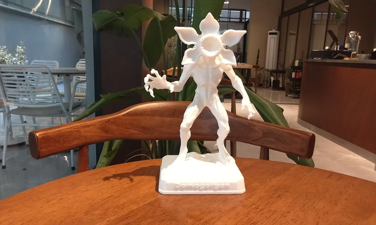 Basılmış Demogorgon figürü