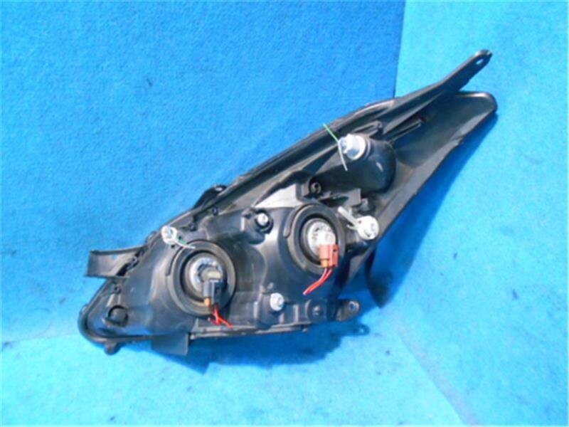 Right Headlight TOYOTA Wish 2004 CBA-ZNE14 — photo 2