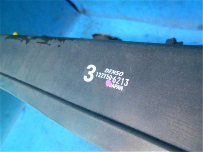 Radiator TOYOTA Wish 2004 CBA-ZNE14 — photo 4