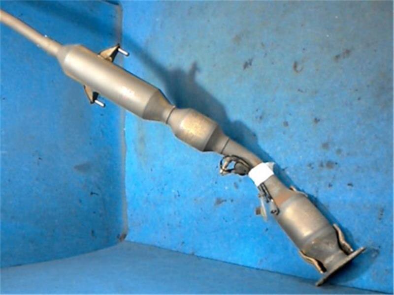 Exhaust Center Muffler TOYOTA Wish 2009 DBA-ZGE21 — photo 2