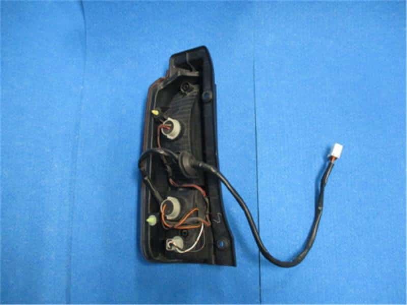 Right Tail Light MITSUBISHI eK Wagon 2001 LA-H81W — photo 2