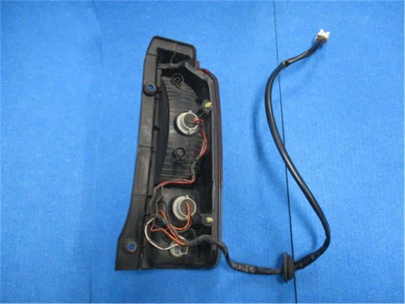 Left Tail Light MITSUBISHI eK Wagon 2001 LA-H81W — photo 2