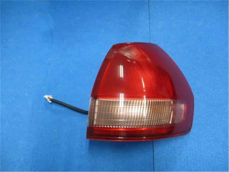 Right Tail Light NISSAN Wingroad 2002 UA-WHNY11 26550WE025 — photo 1
