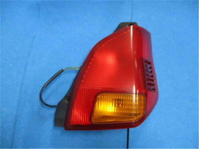 Right Tail Light MITSUBISHI Minica 2004 CBA-H47A — photo 1