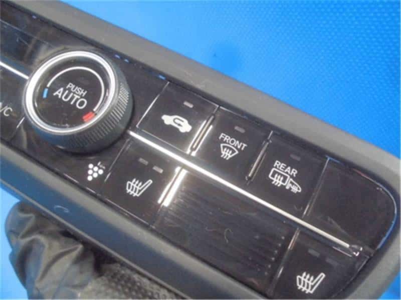 A/C & Heater Control panel HONDA N BOX 2021 6BA-JF4 — photo 4