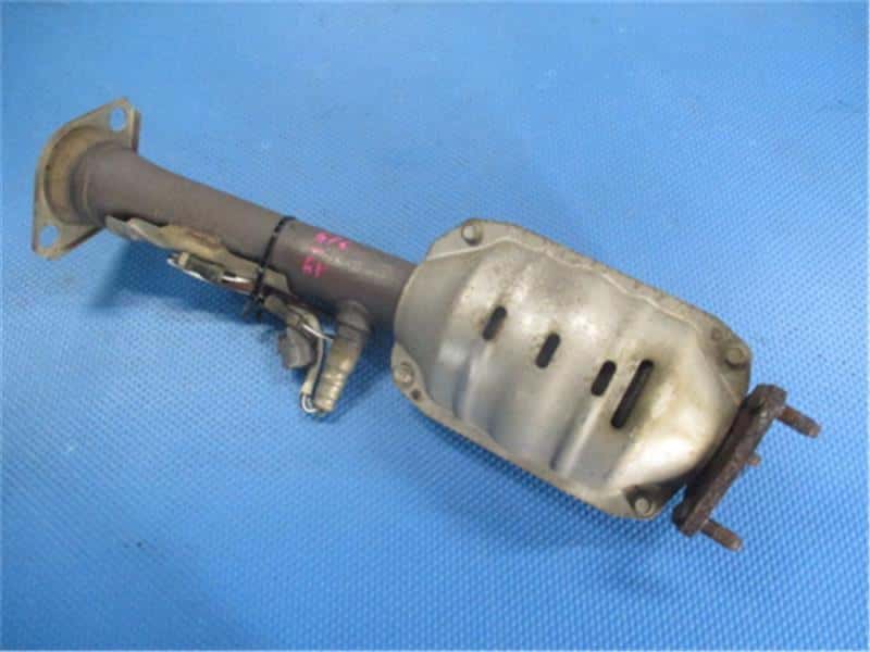 Exhaust Center Muffler HONDA Fit 2013 DAA-GP5 — photo 1