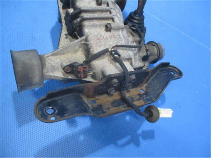 Transfer Case MITSUBISHI Pajero Mini 2001 GF-H58A — photo 2