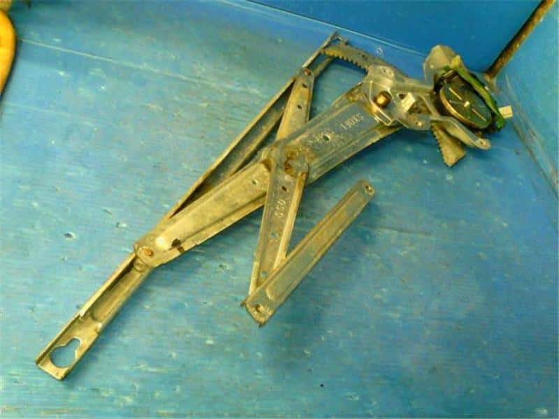 Front Left Door Window Regulator HONDA CR-V 1997 E-RD1 — photo 1