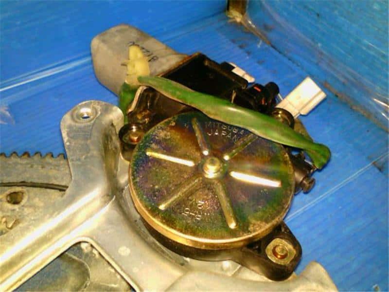 Front Left Door Window Regulator HONDA CR-V 1997 E-RD1 — photo 2