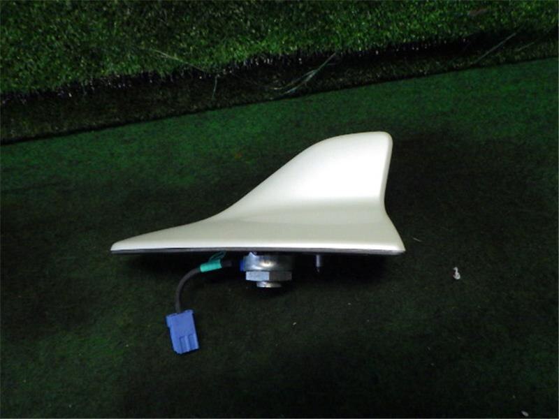 Antenna TOYOTA Lexus ls 2008 DAA-UVF45 — photo 1