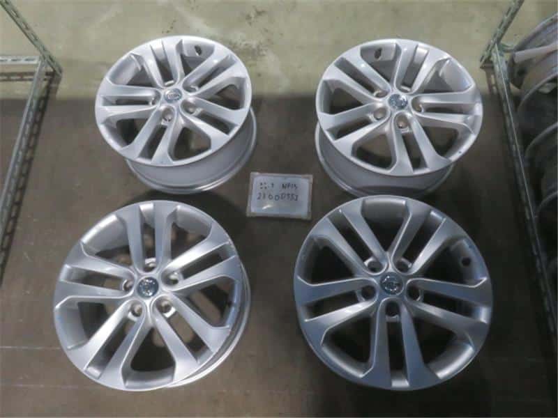 Wheel NISSAN JUKE 2012 CBA-NF15 — photo 1