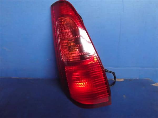 Left Tail Light NISSAN Serena 2000 GF-PNC24 — photo 1