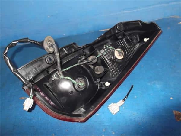Left Tail Light NISSAN Serena 2000 GF-PNC24 — photo 2