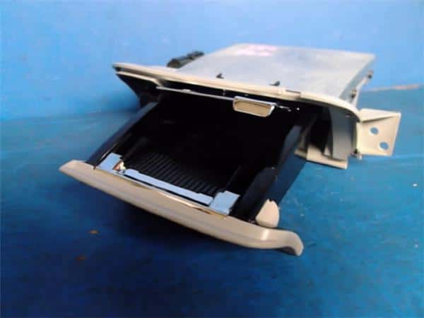 Other Exterior Parts HONDA Elysion 2004 DBA-RR2 — photo 2