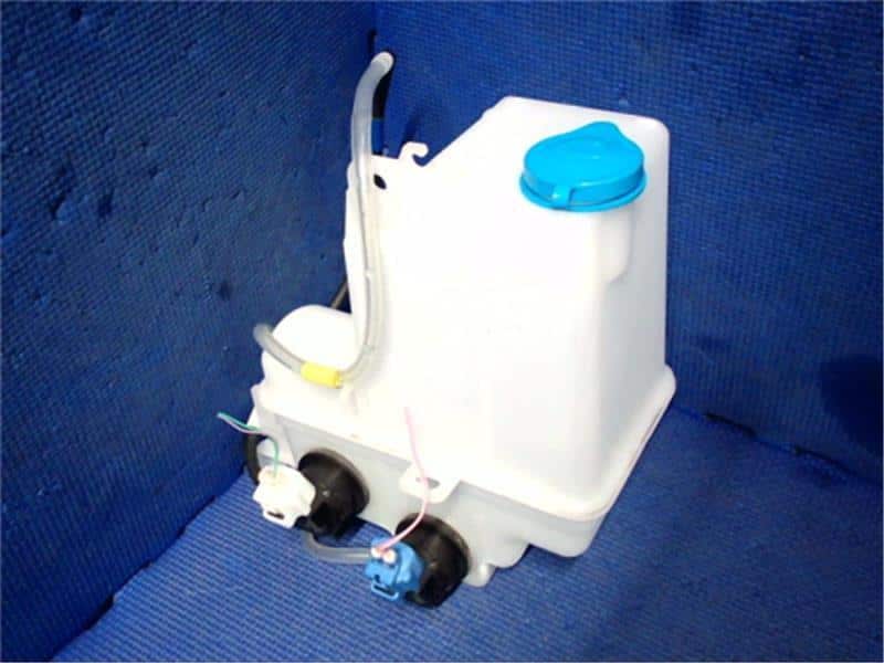 Windshield Washer Reservoir Tank SUZUKI Every 2018 HBD-DA17V 3845064P00 — photo 4
